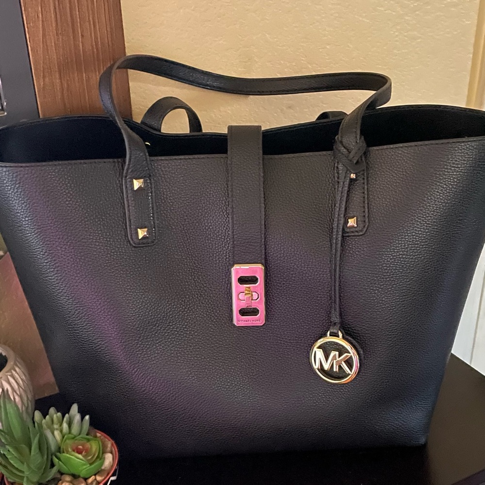 Authentic Michael Kors Karson carryall tote ⚡️Sale⚡️